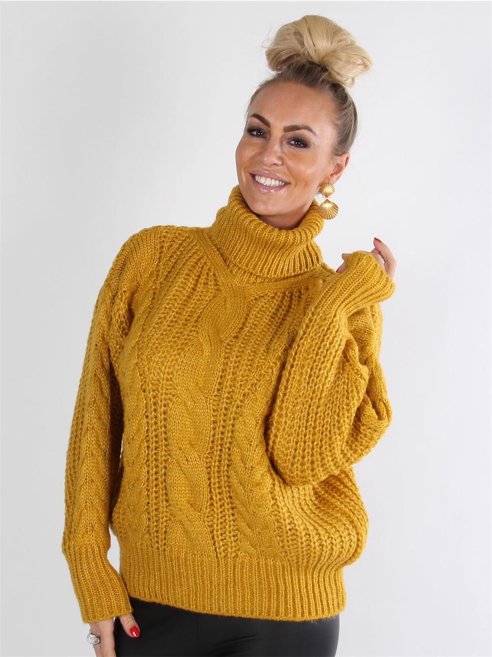 Naddia - Armygrøn striktrøje med turtleneck og kabelstrik